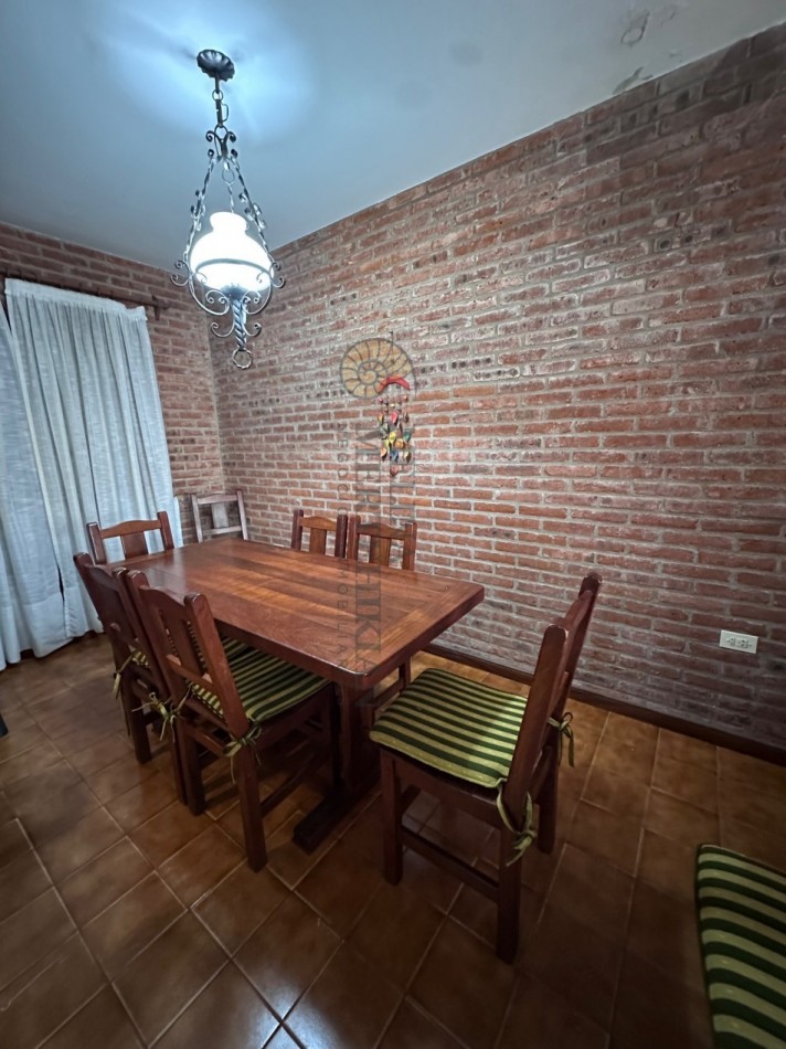 TRIPLEX EN PINAMAR CON COCHERA 