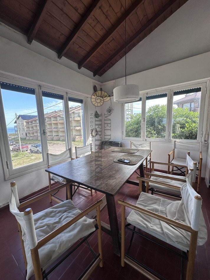 CASA FRENTE A LA PLAYA EN PINAMAR 
