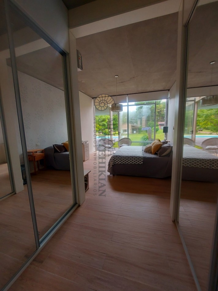 CASA CON PILETA EN CARILO