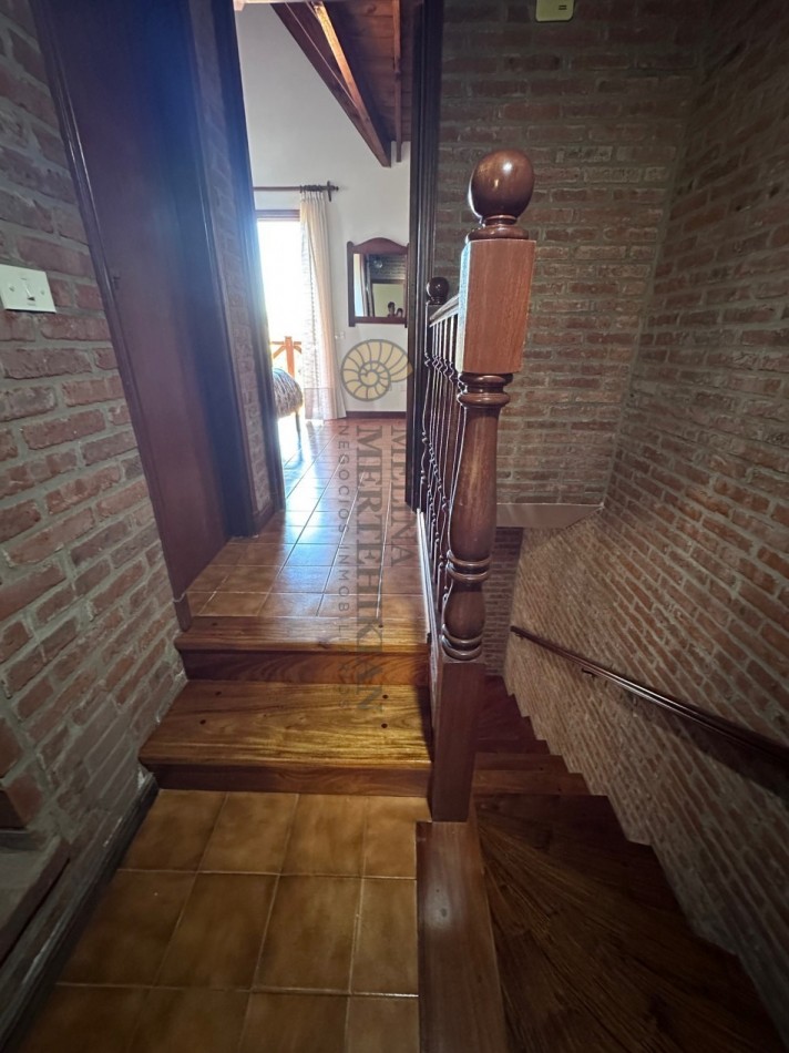 TRIPLEX EN PINAMAR CON COCHERA 