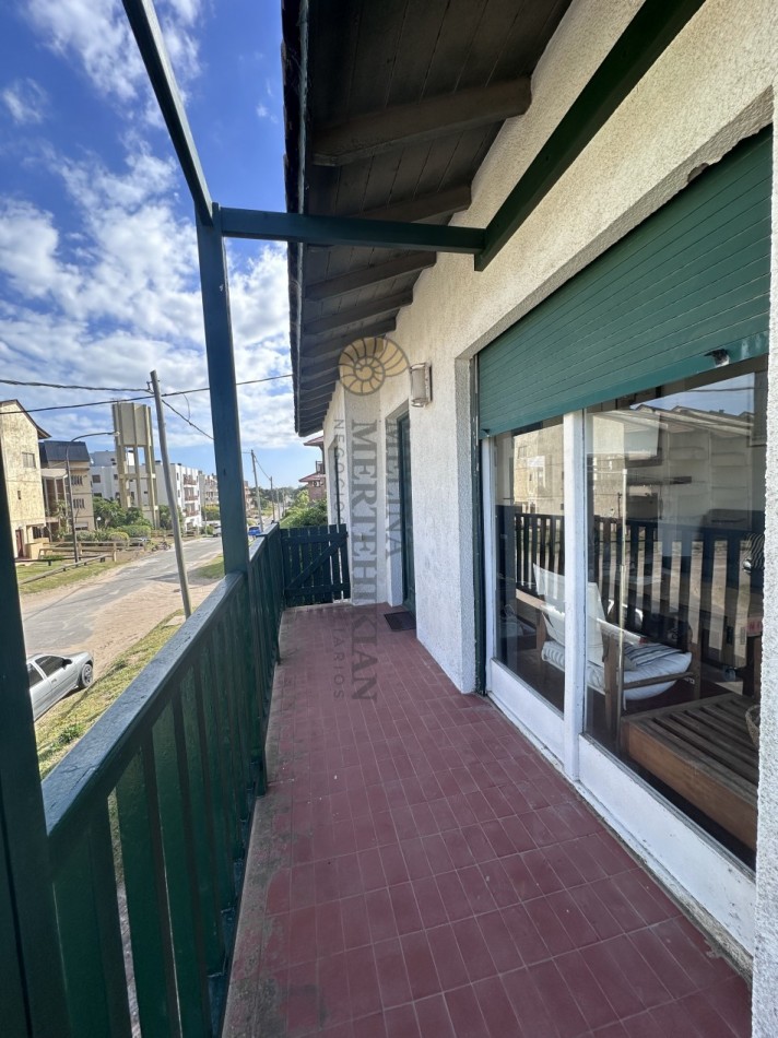 CASA FRENTE A LA PLAYA EN PINAMAR 