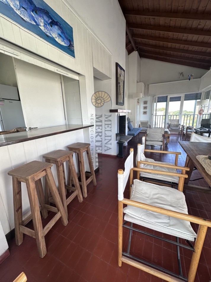 CASA FRENTE A LA PLAYA EN PINAMAR 