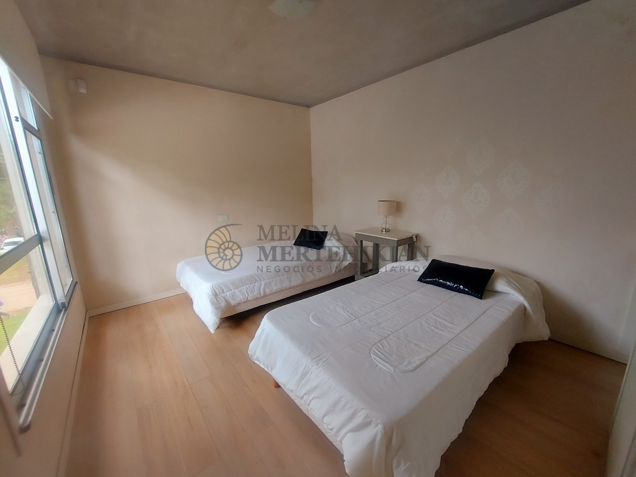 CASA CON PILETA EN CARILO