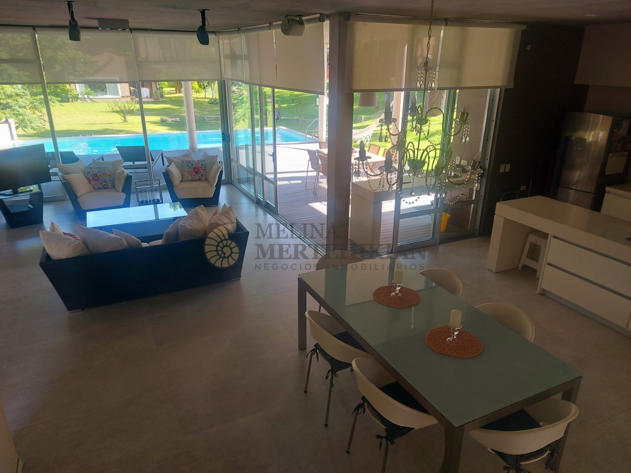 CASA CON PILETA EN CARILO