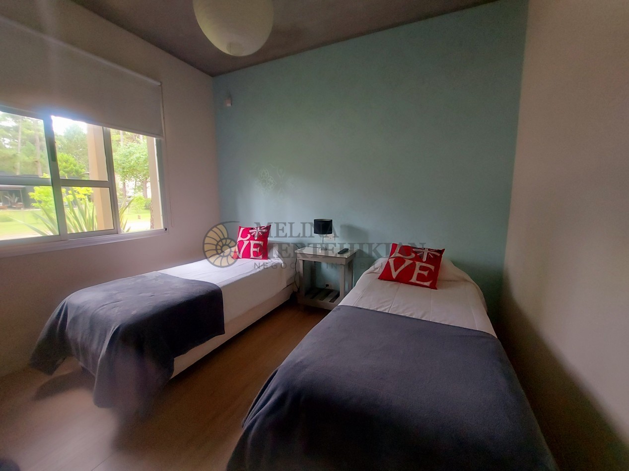 CASA CON PILETA EN CARILO