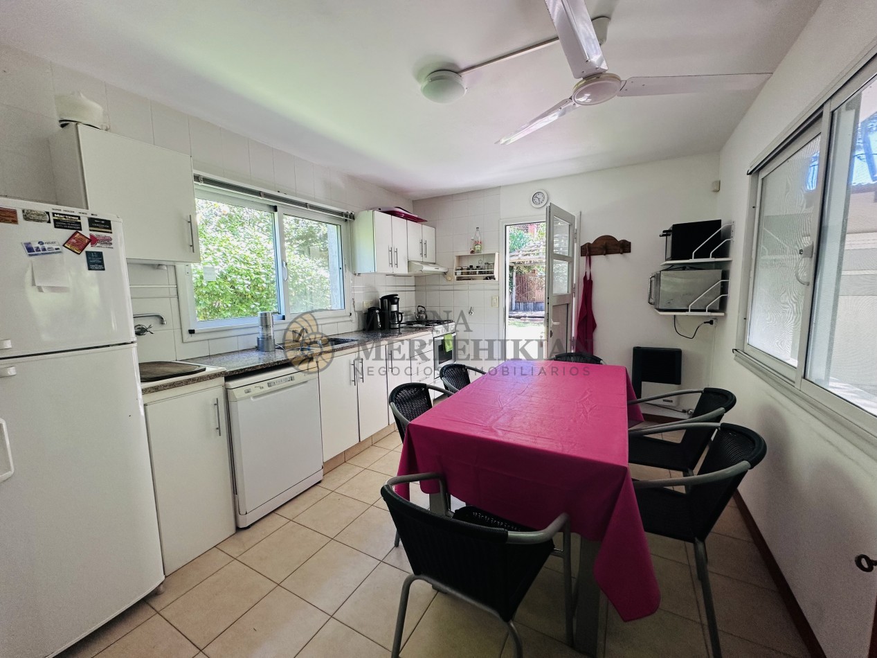 CASA EN PINAMAR NORTE PARA 8