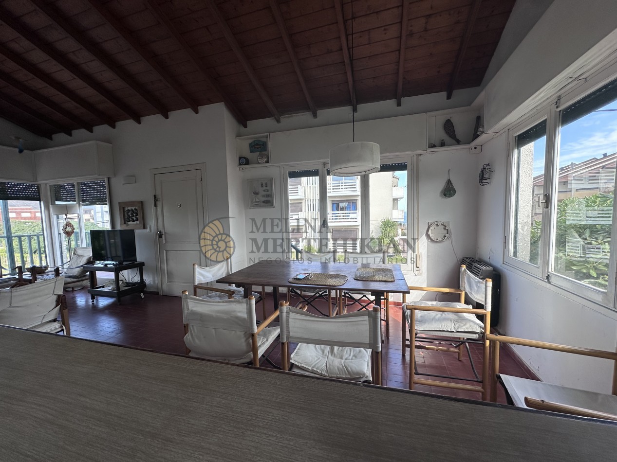 CASA FRENTE A LA PLAYA EN PINAMAR 