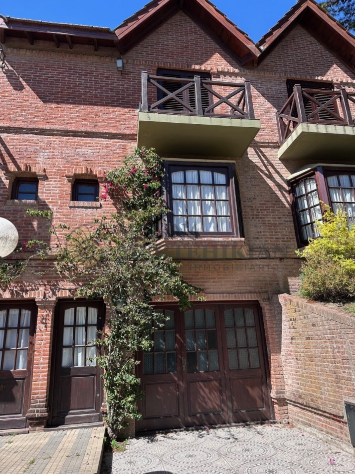 TRIPLEX EN PINAMAR CON COCHERA 