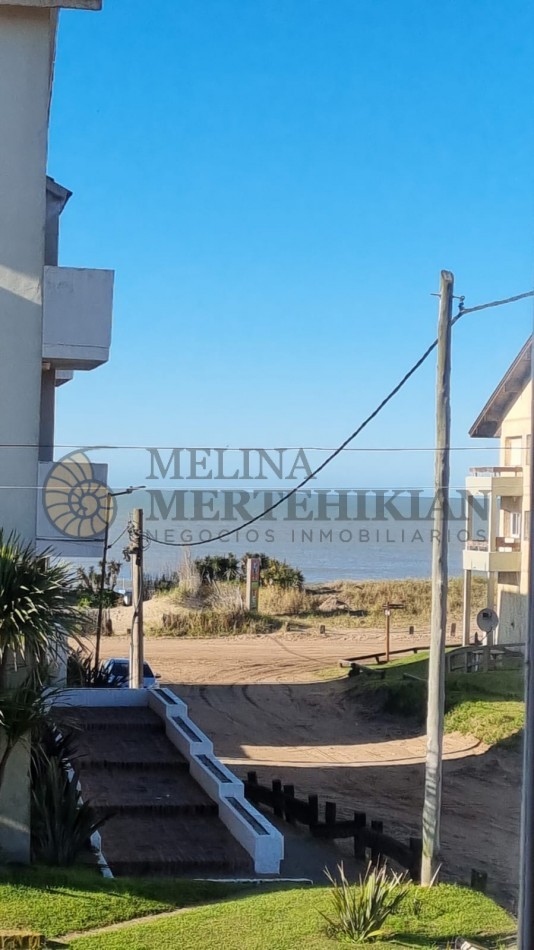CASA FRENTE A LA PLAYA EN PINAMAR 