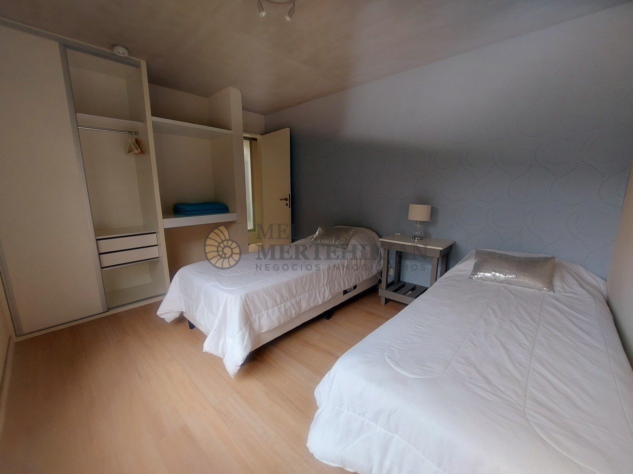 CASA CON PILETA EN CARILO