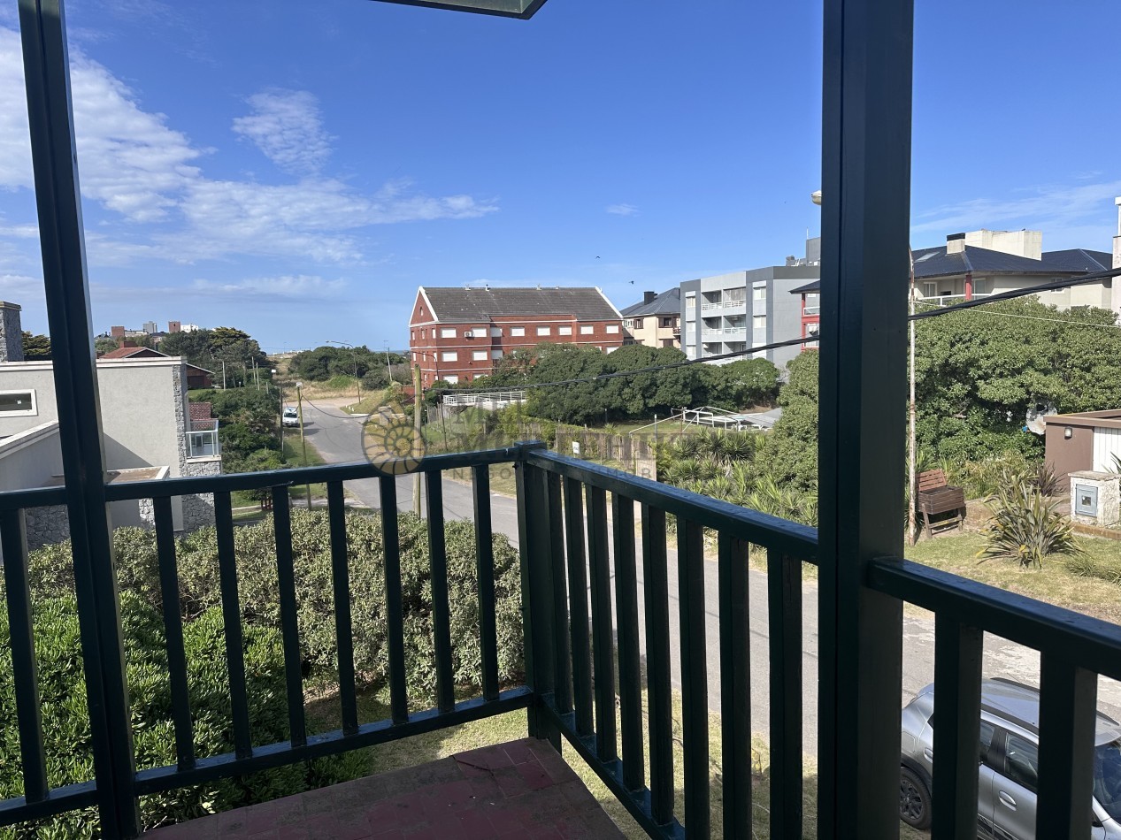CASA FRENTE A LA PLAYA EN PINAMAR 