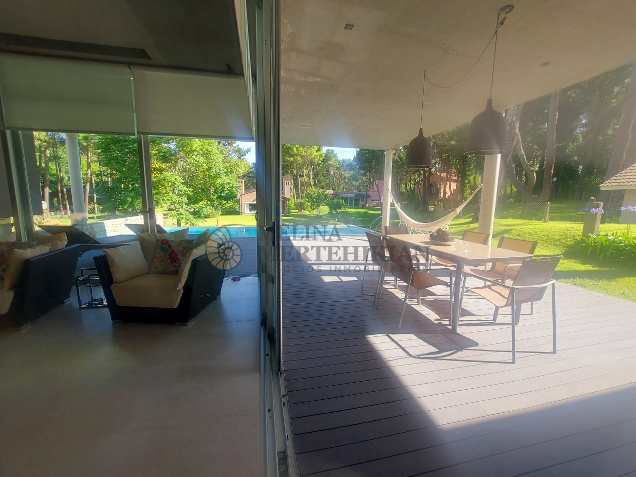 CASA CON PILETA EN CARILO