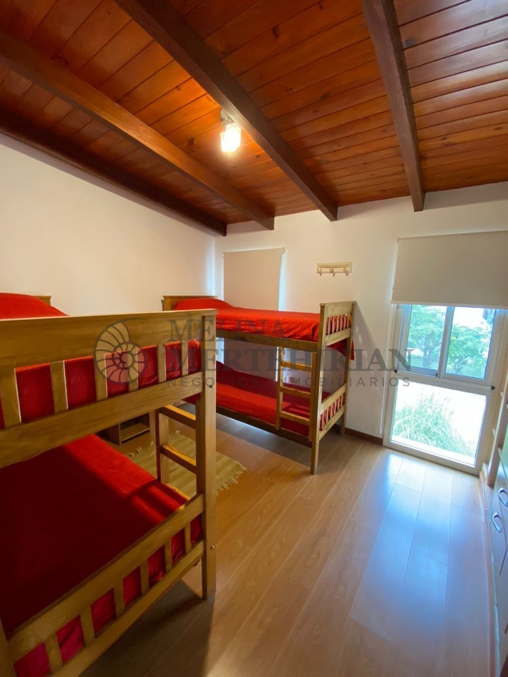 CASA EN PINAMAR NORTE PARA 8