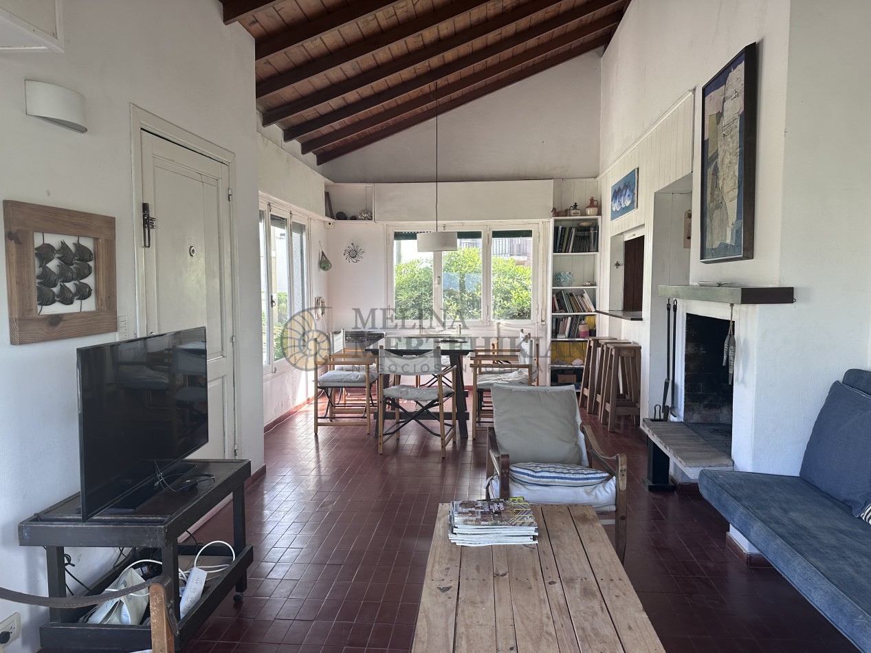 CASA FRENTE A LA PLAYA EN PINAMAR 